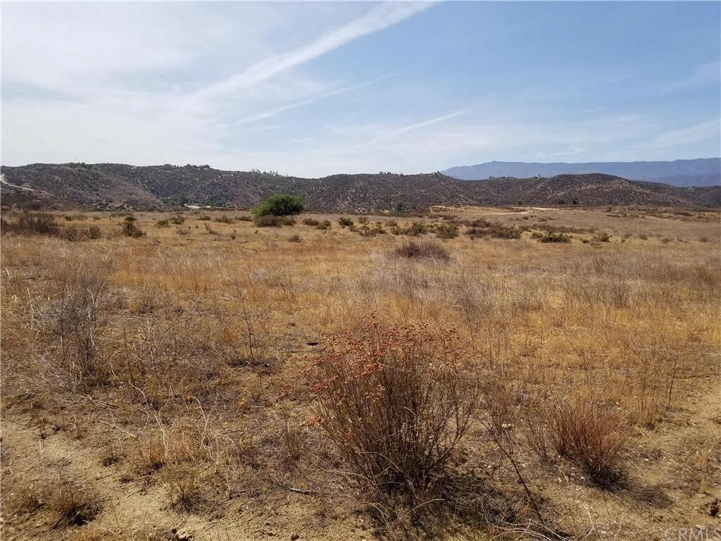 Property Photo:  42060 Powerline Road  CA 92543 