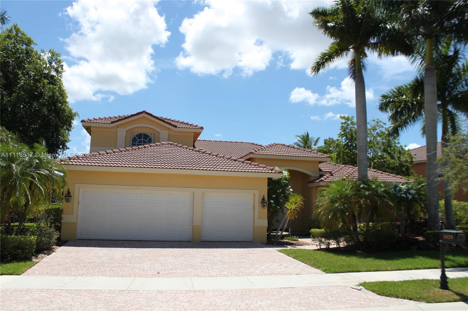 Property Photo:  1029 Waterside Cir  FL 33327 