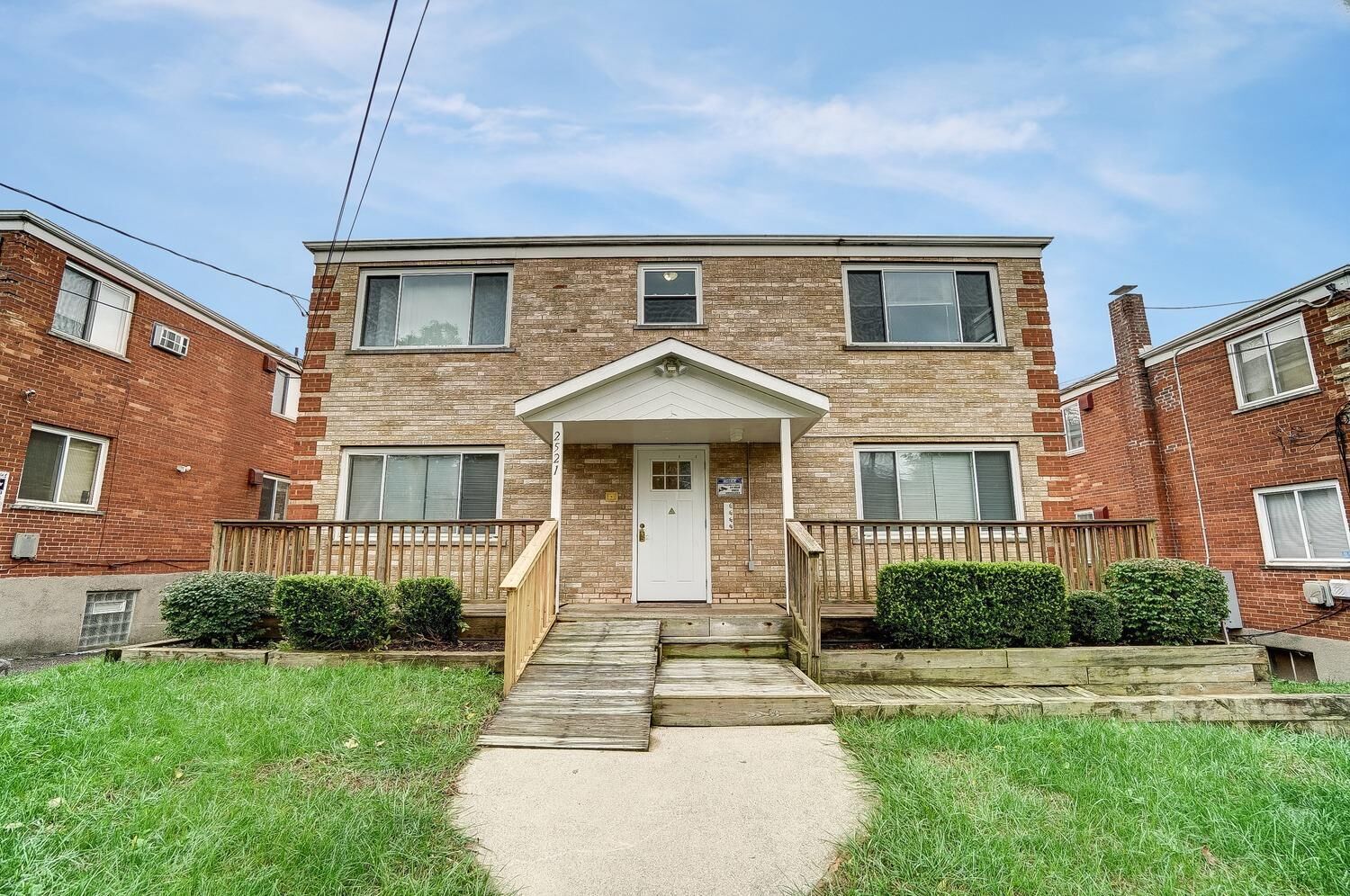 Property Photo:  2521 Flanigan Ct 4  OH 45239 