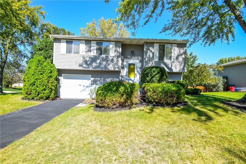 Property Photo: 2101 Parkwyn Drive OH 45342