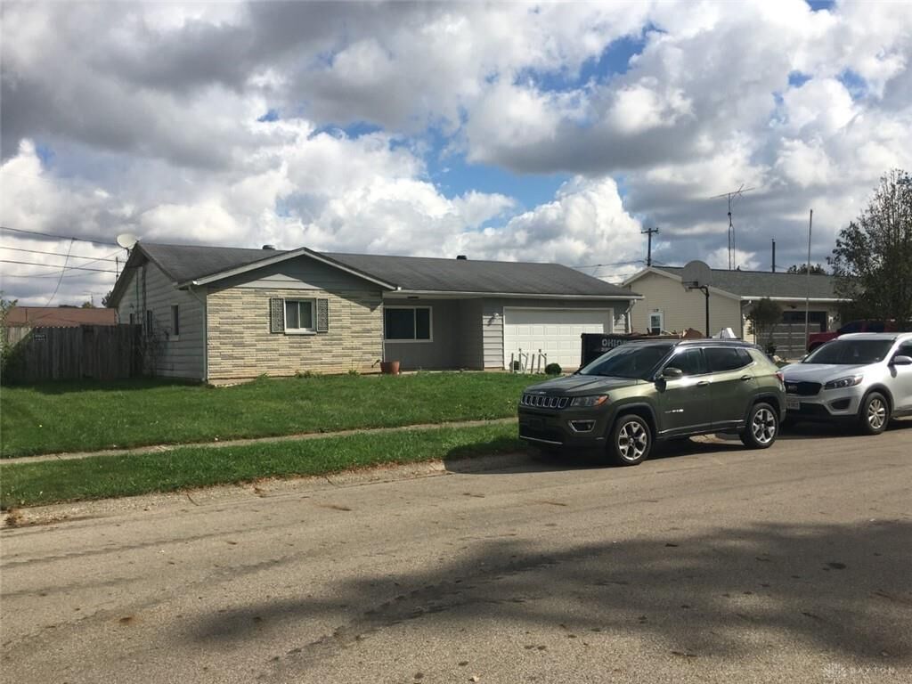 Property Photo:  1106 Edgebrook Drive  OH 45344 