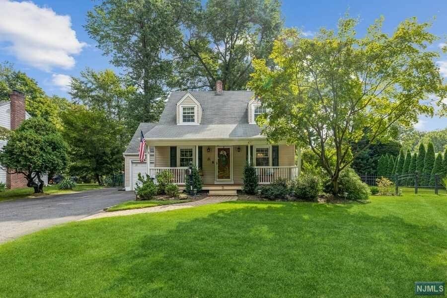 51 Houston Place  Haworth NJ 07641 photo