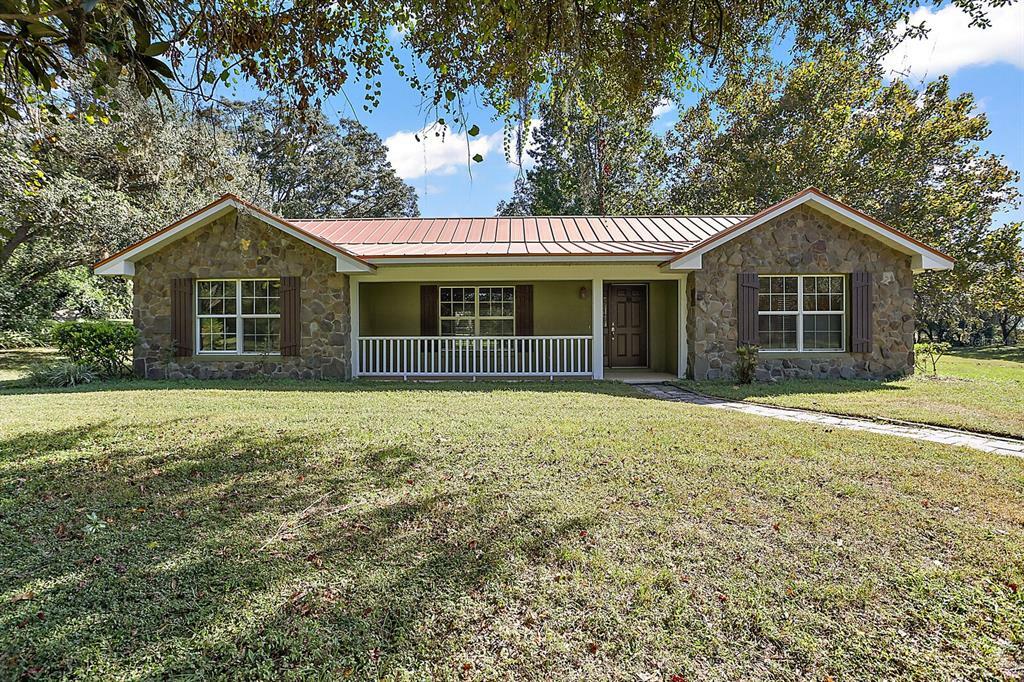 Property Photo:  30896 Cinnamon Point  FL 32776 