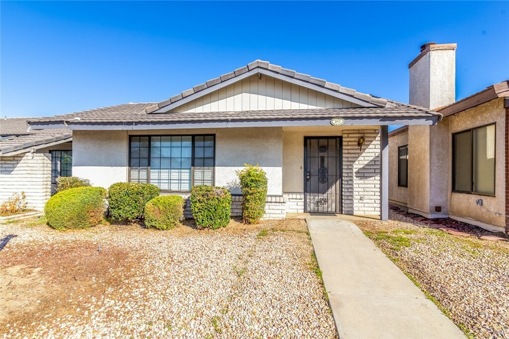 Property Photo: 3102 Lynae Way CA 92545