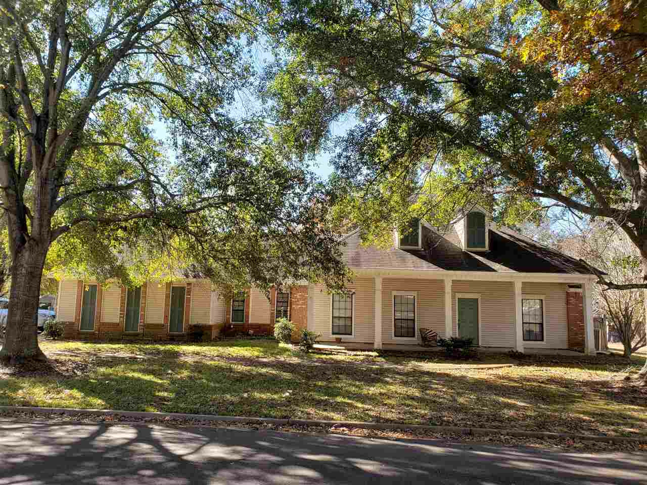 Property Photo:  352 Mockingbird Lane  MS 39110 