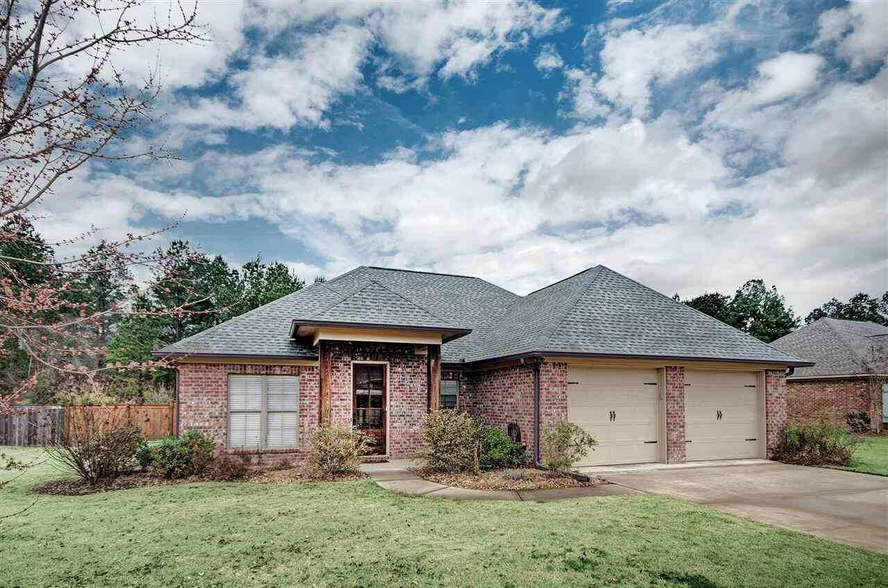 Property Photo:  137 Hampton Place  MS 39110 