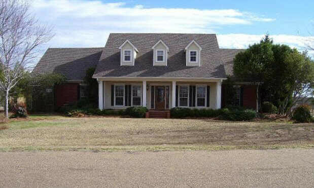 Property Photo:  113 Kings Court  MS 39110 