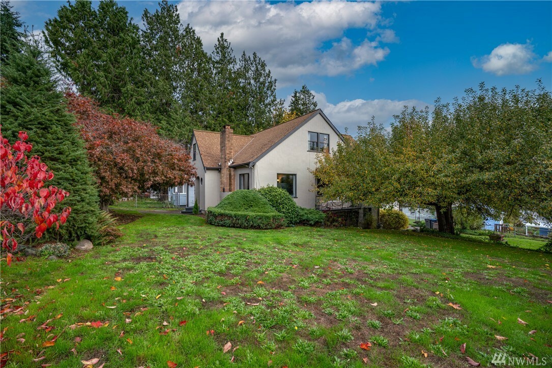 Property Photo:  1126 N Lafayette Ave  WA 98312 