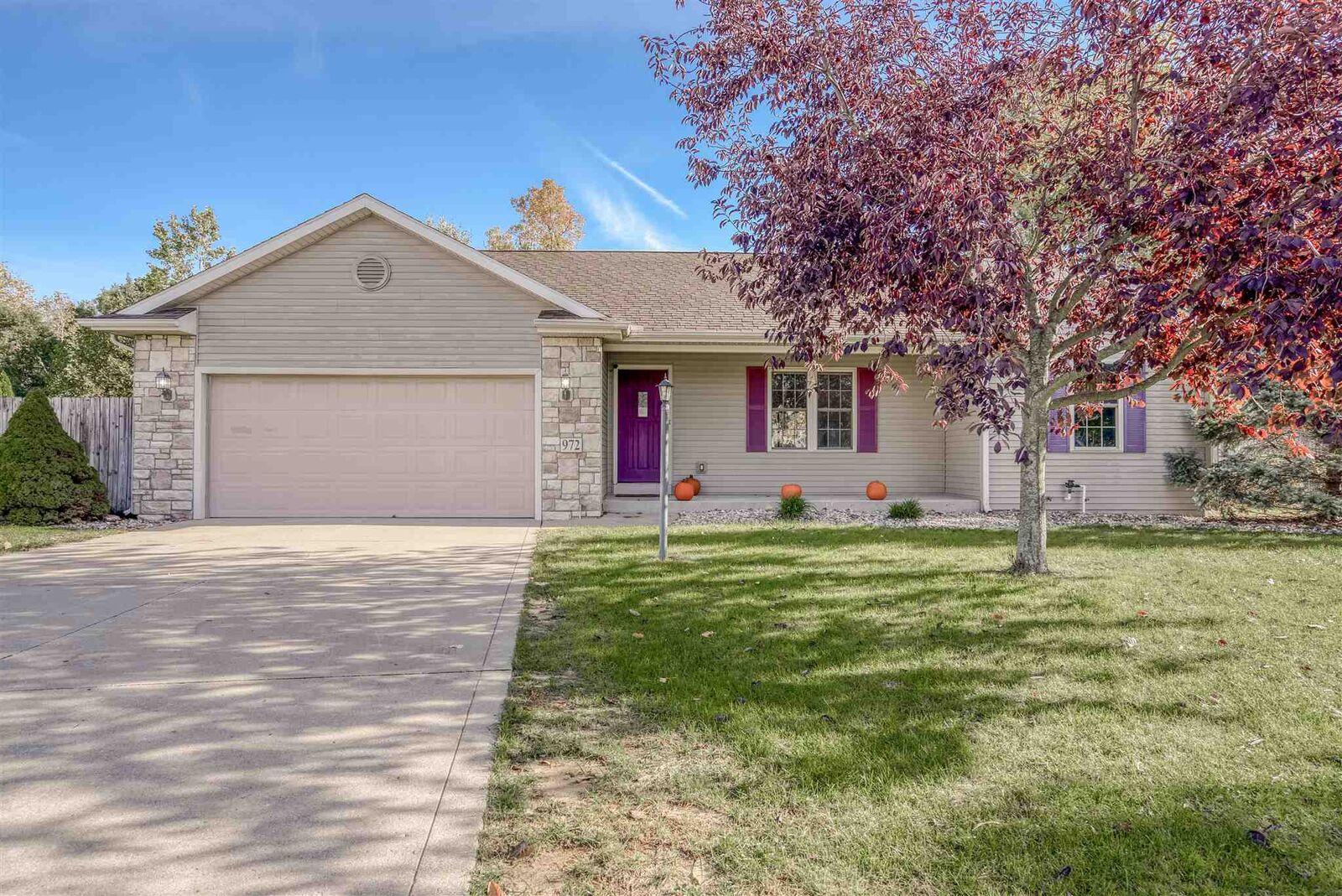 Property Photo: 972 Oak Hill Court IN 46540