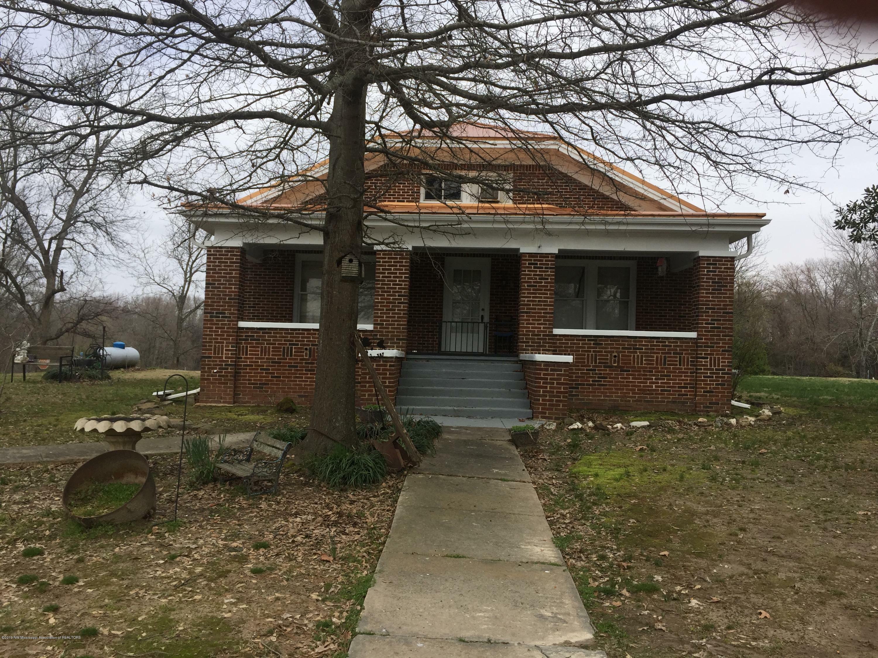 Property Photo:  8208 Arkabutla Road  MS 38618 