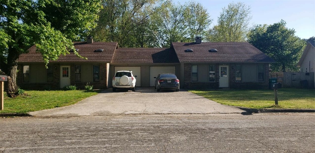 Property Photo:  916 & 918 N Century Drive  AR 72756 