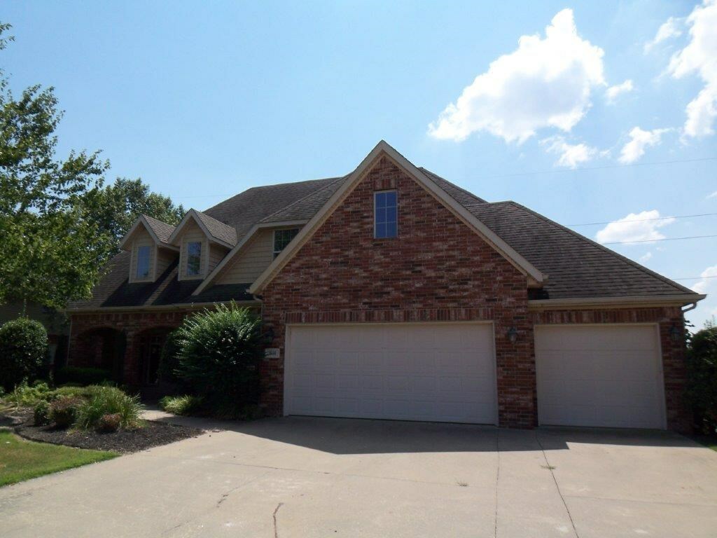 801 SW Edinburgh Avenue  Bentonville AR 72713 photo