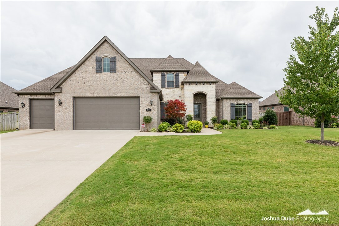 Property Photo:  2802 W Amour Drive  AR 72758 