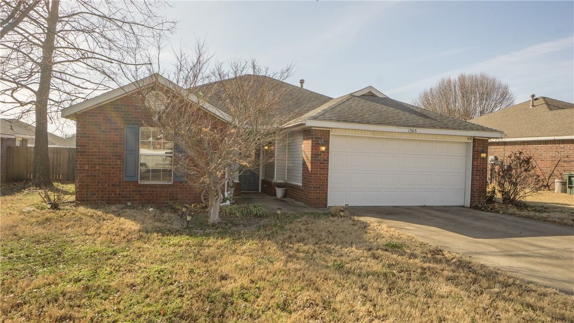 Property Photo: 1363 Oleander Lane AR 72704
