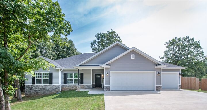 2 N Embleton Lane  Bella Vista AR 72714 photo