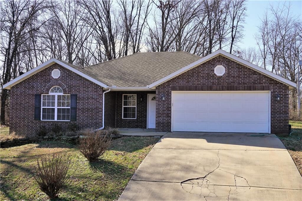 Property Photo:  11 Ingleborough Drive  AR 72715 