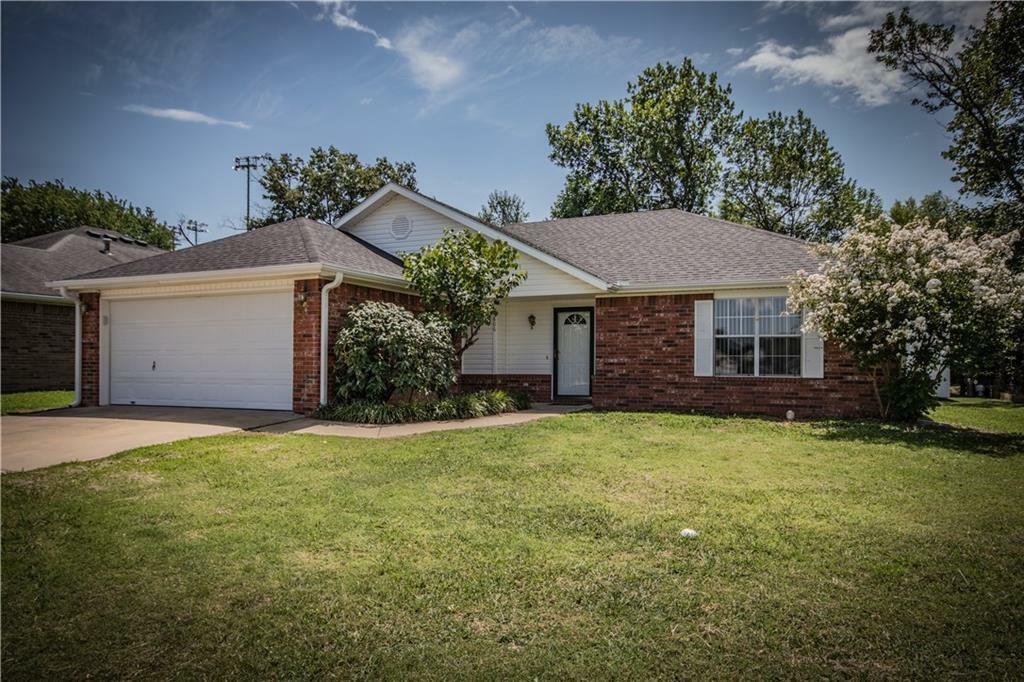 Property Photo:  806 Marcus Street  AR 72712 