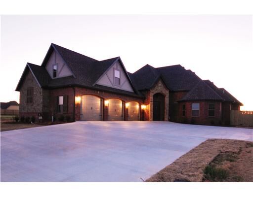 Property Photo:  6408 S 41st Street  AR 72758 