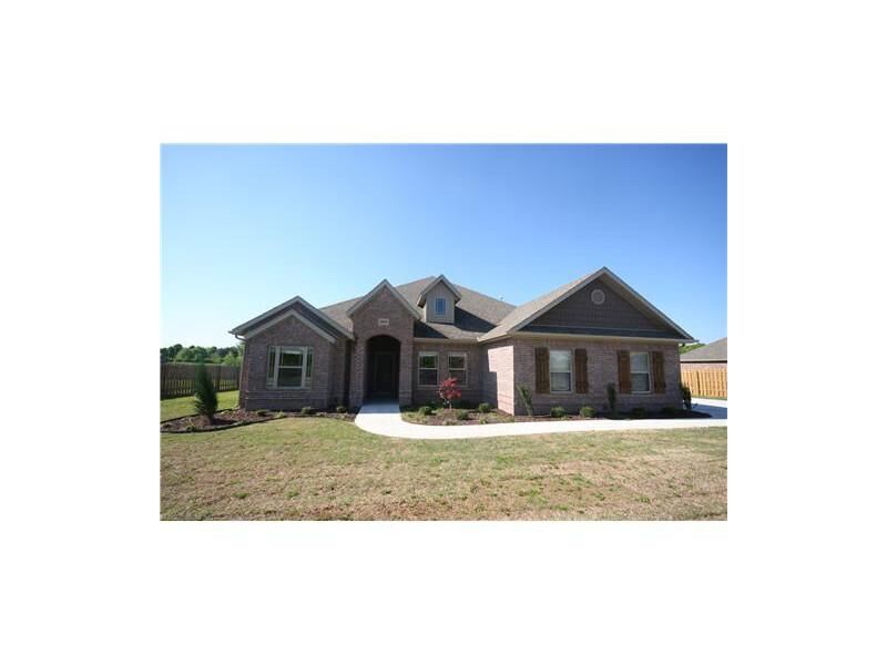 Property Photo:  3800 NE Oaktrace Avenue  AR 72712 