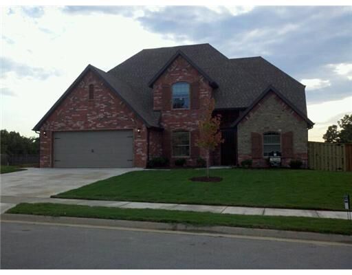 Property Photo:  1617 NE Rock Street  AR 72712 