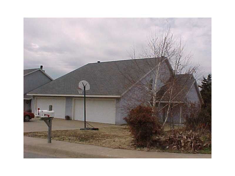 Property Photo:  1938/1936 S 18th Street  AR 72758 