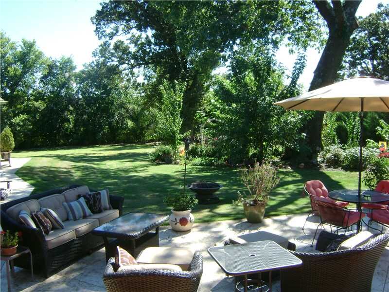 Property Photo:  8825 Crest Lane  AR 72762 