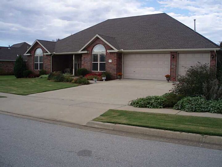 1274 S St. Andrews Circle  Fayetteville AR 72701 photo