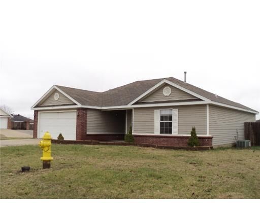 Property Photo: 213 N Michael Street AR 72745