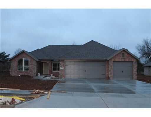 Property Photo:  2401 N Montana Avenue  AR 72704 