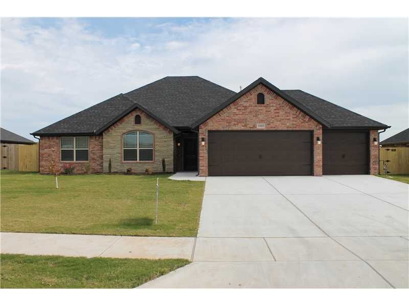 Property Photo:  1805 SW Cypress Street  AR 72712 