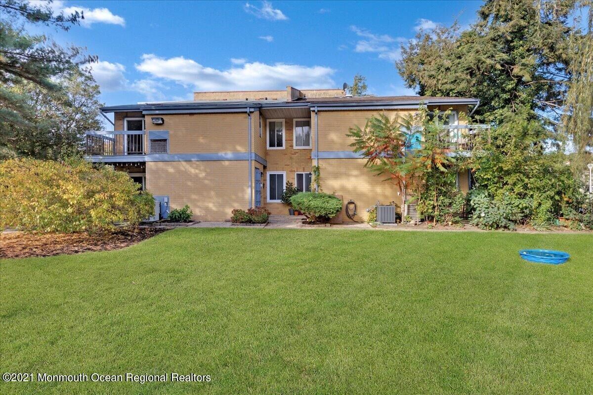 Property Photo:  2 Newport Court  NJ 08724 