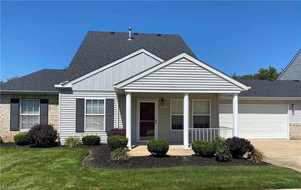 Property Photo:  700 North Creek Drive  OH 44077 