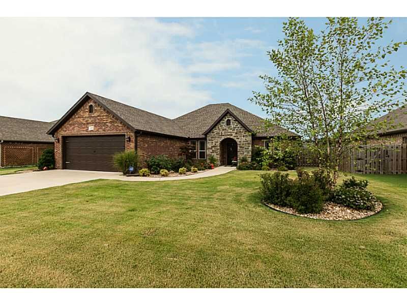 Property Photo:  4405 W Canopy Meadows Drive  AR 72758 