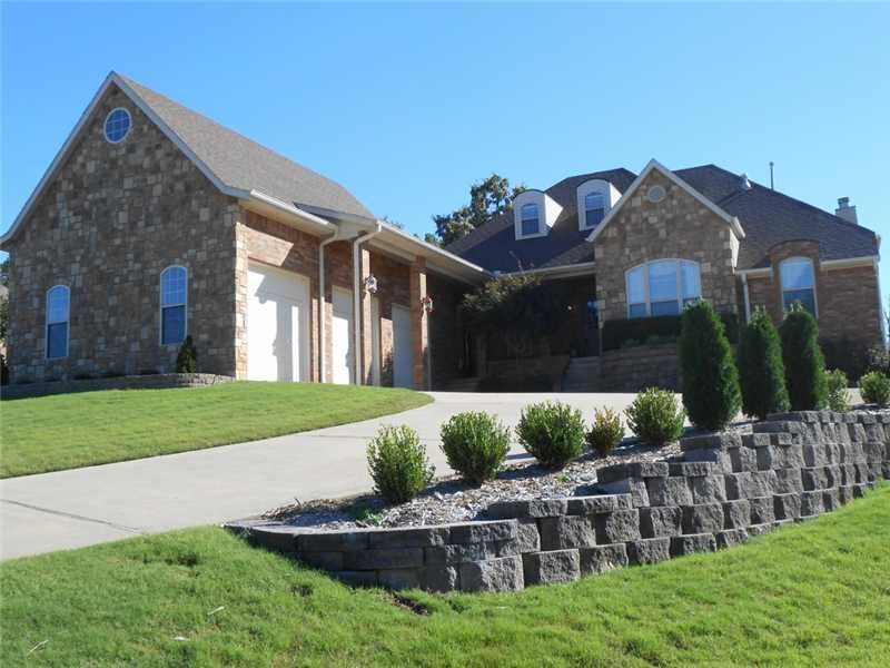 Property Photo:  613 Whitcliff Drive  AR 72718 