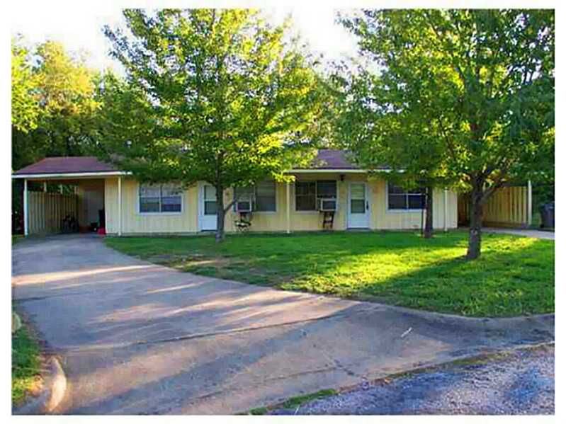 Property Photo: 1401/1403 W Sycamore Street AR 72756