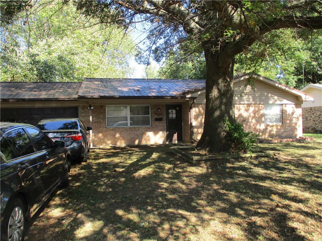 Property Photo:  2102 Westwood Avenue  AR 72762 