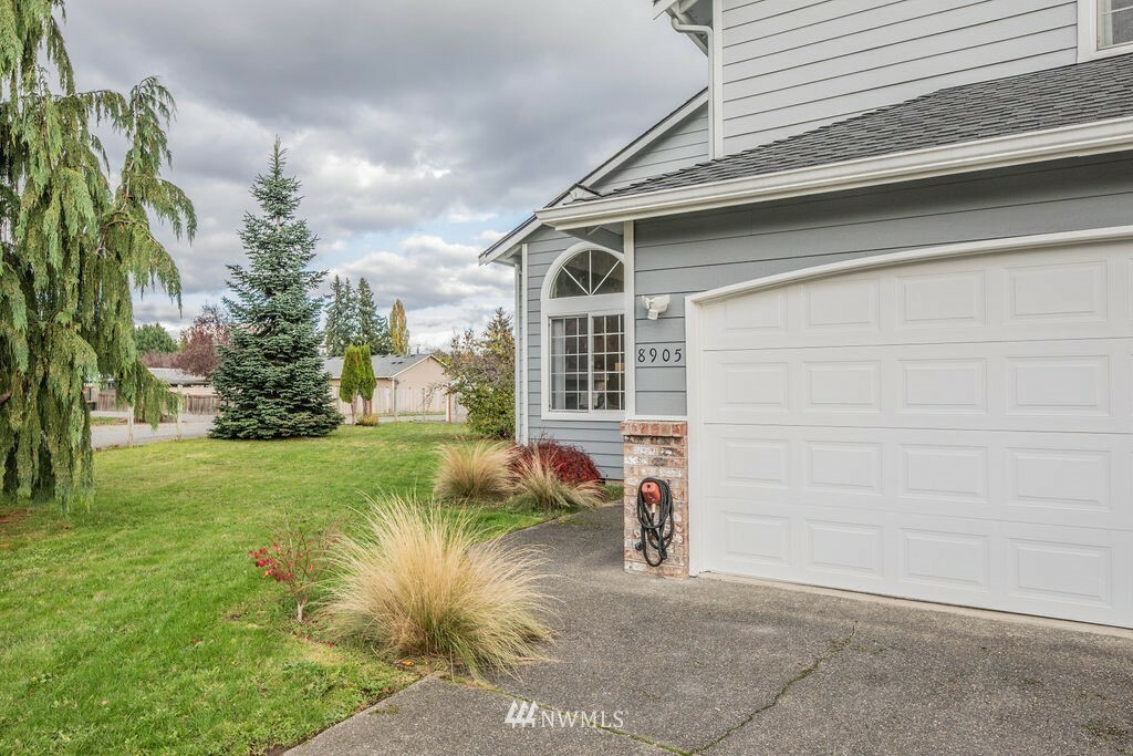 Property Photo:  8905 58th Drive NE  WA 98270 