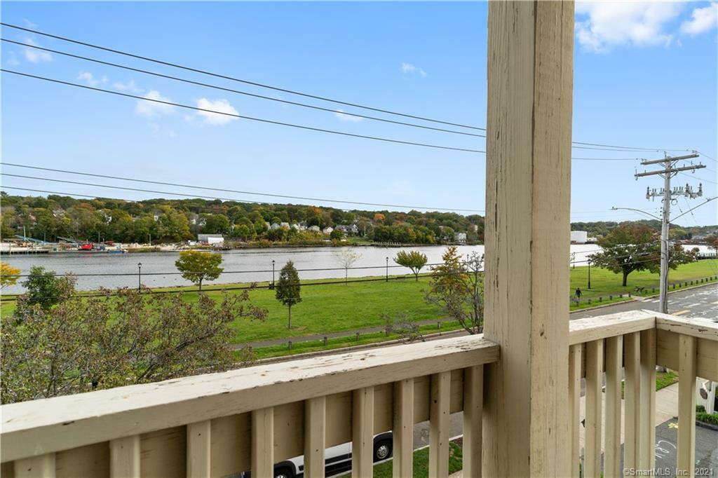 Property Photo:  86 Front Street 86  CT 06513 