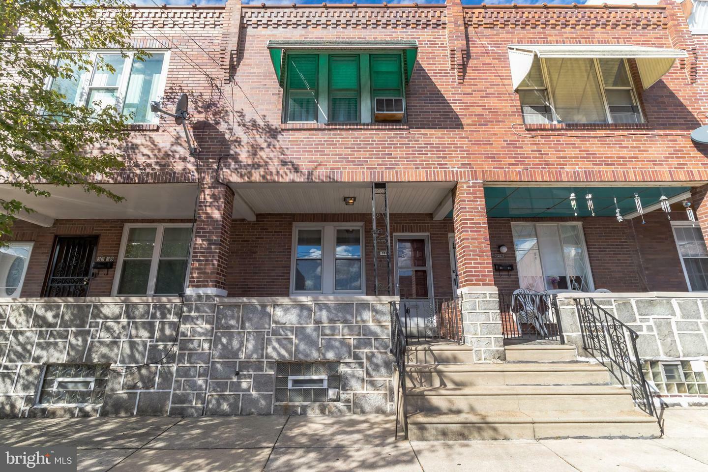 Property Photo: 3332 E Thompson Street PA 19134