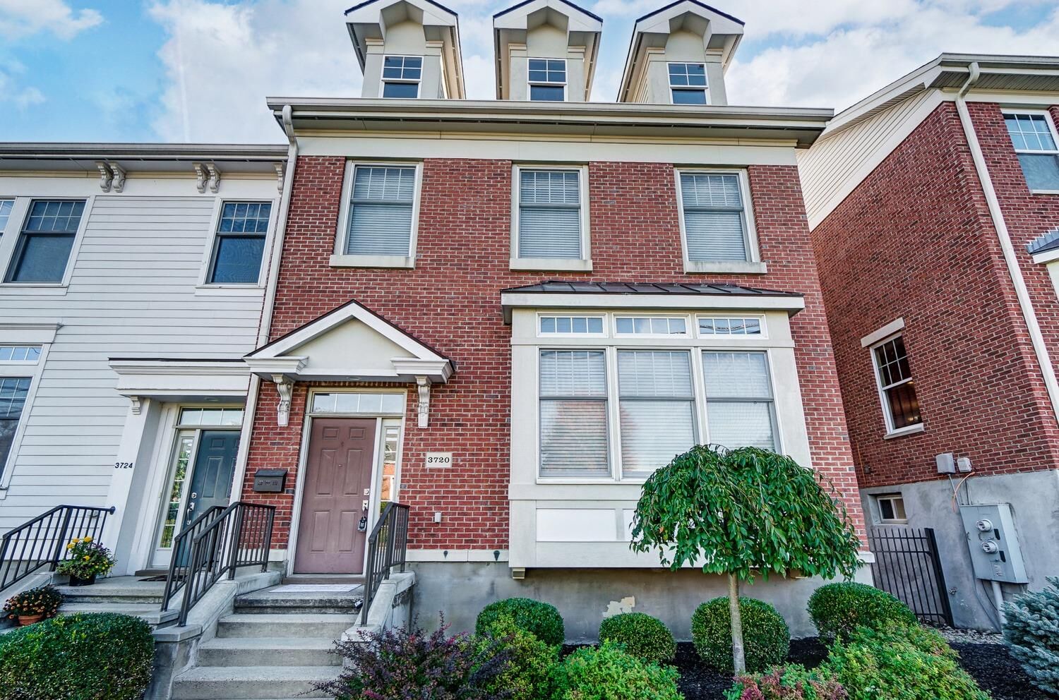 Property Photo: 3720 Eastern Hills Ln OH 45209