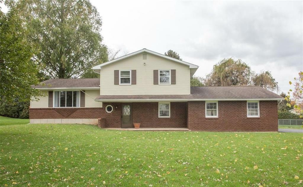 Property Photo:  465 Spruce Lane  PA 18064 