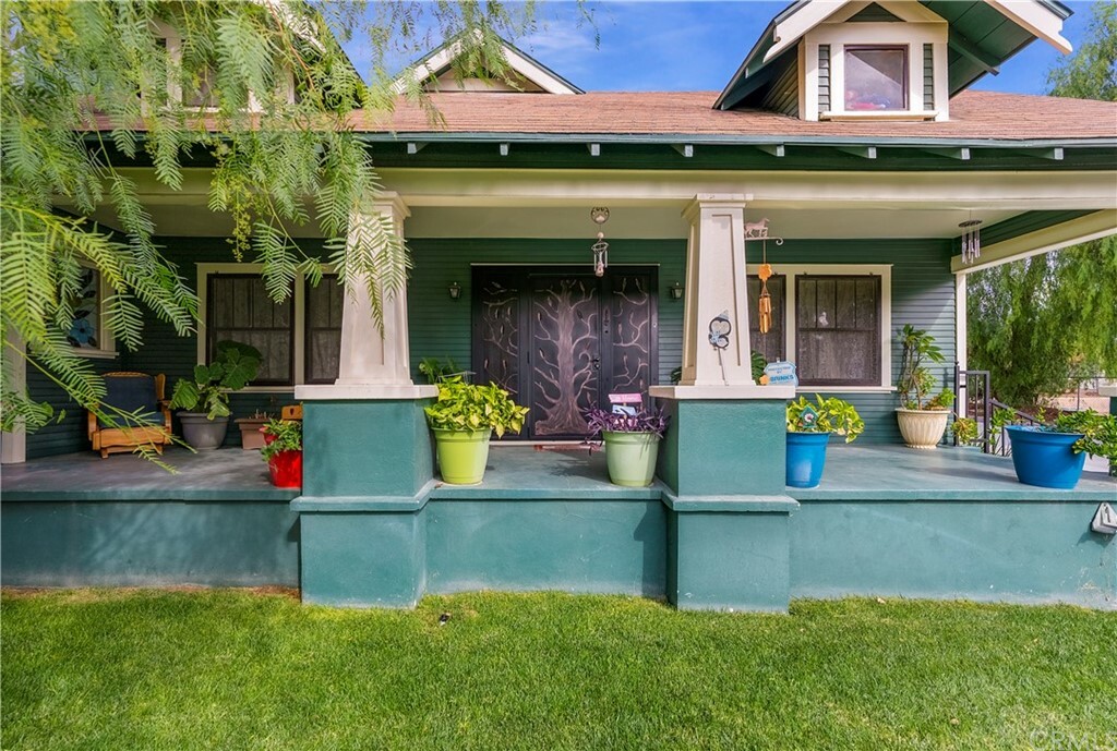 Property Photo:  391 W Gilman Street  CA 92220 