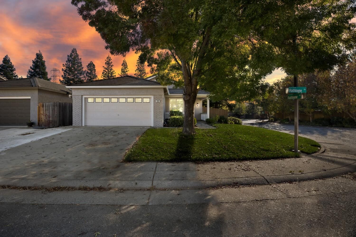 Property Photo: 952 Rathbone Circle CA 95630