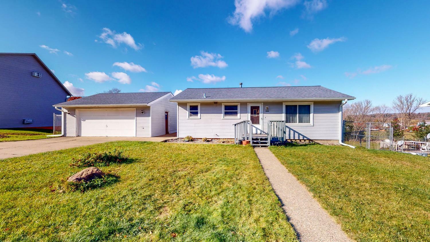 Property Photo: 1200 Oakview Drive MN 55972