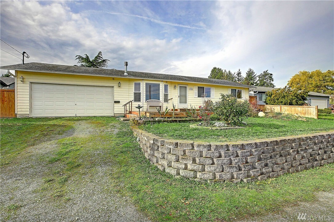 Property Photo:  1956 Edgewood Dr  WA 98282 