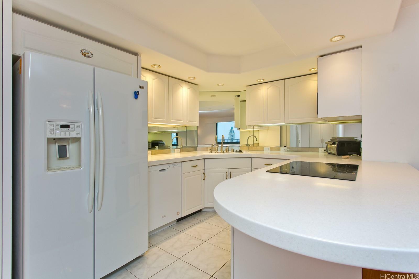 Property Photo:  66 Queen Street 1701  HI 96813 