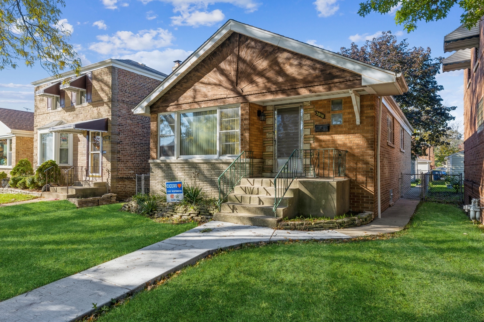 Property Photo:  3818 S 56th Court  IL 60804 