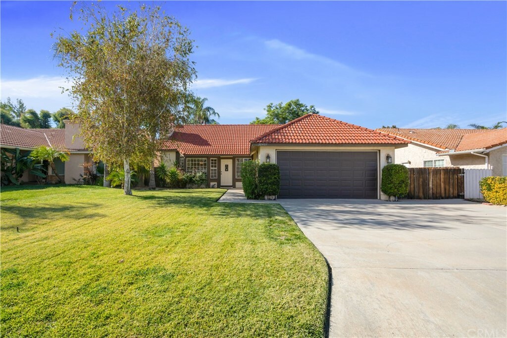 Property Photo:  30407 Emperor Drive  CA 92587 