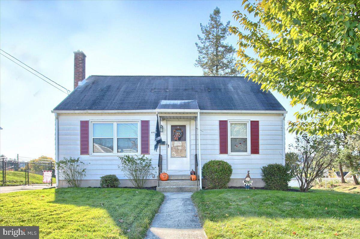Property Photo: 6901 Somerset Street PA 17111