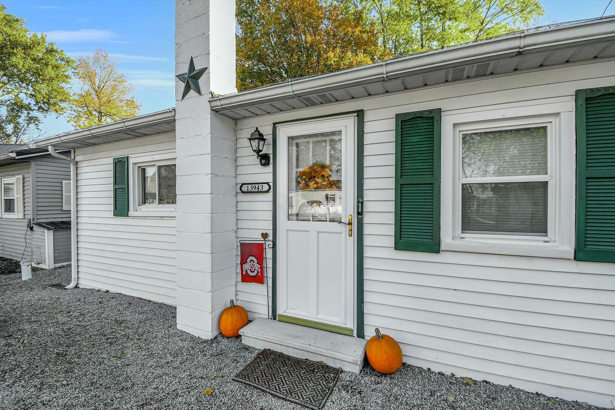 Property Photo: 13943 Custers Point NE Road OH 43076